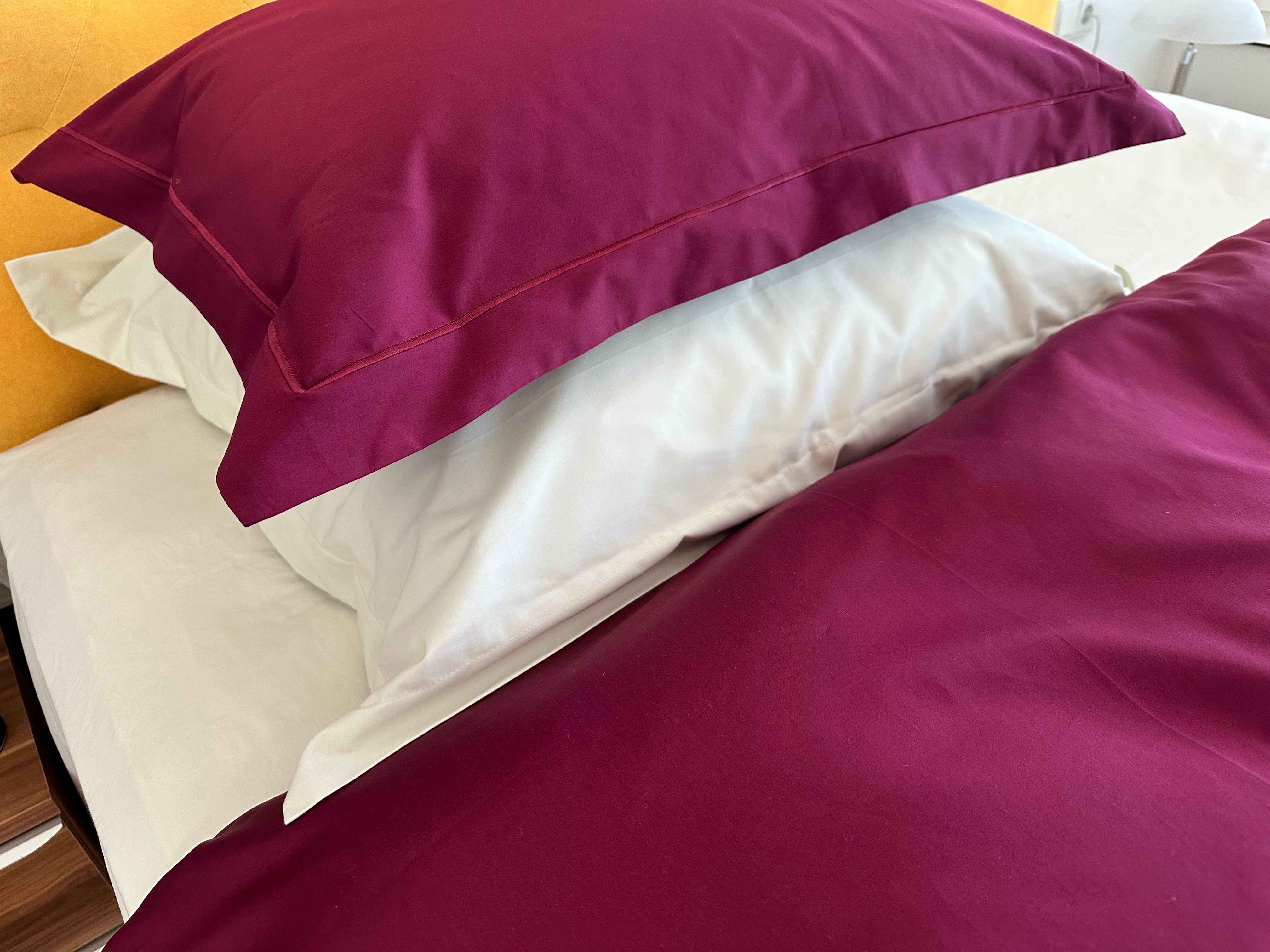 Bettwäsche Set Uni Burgund 100% mercerisierte Baumwolle Satin 300 TC bügelleicht