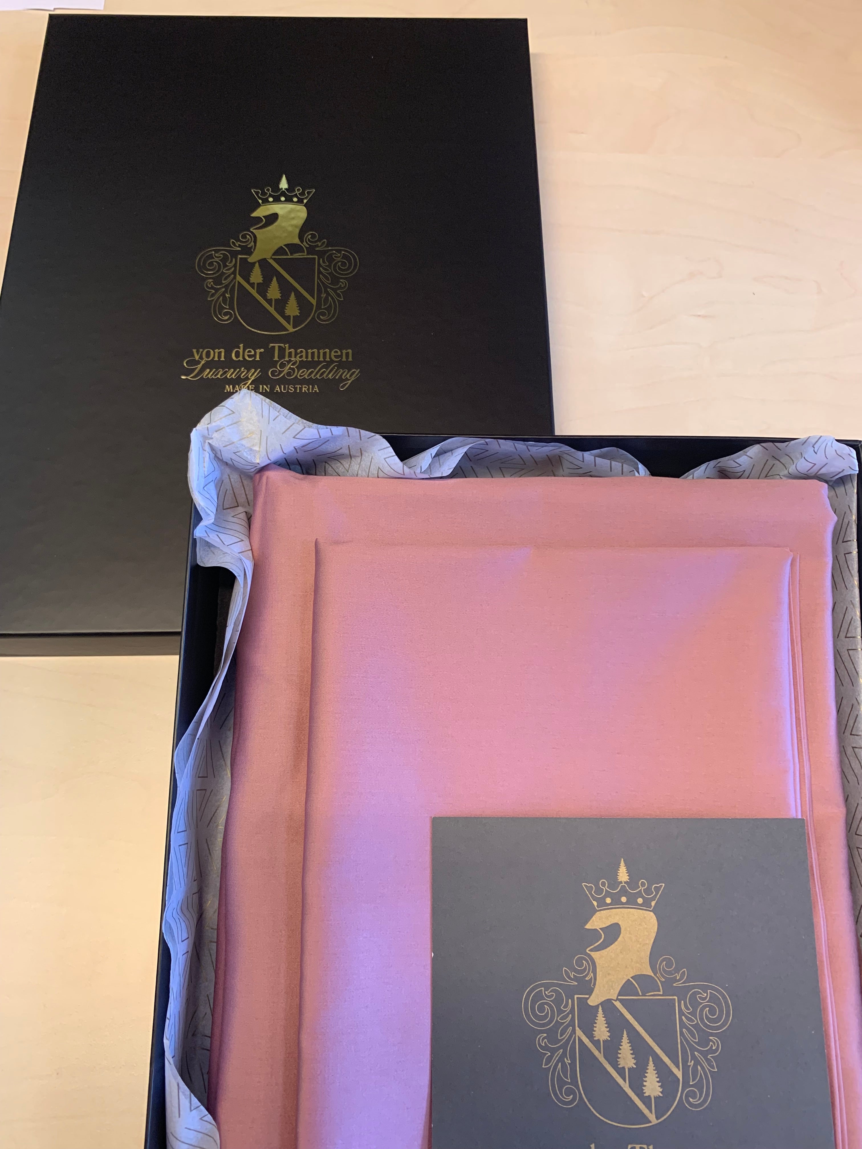 <transcy>Bundle - 2 satin bedding sets + satin sheets</transcy>