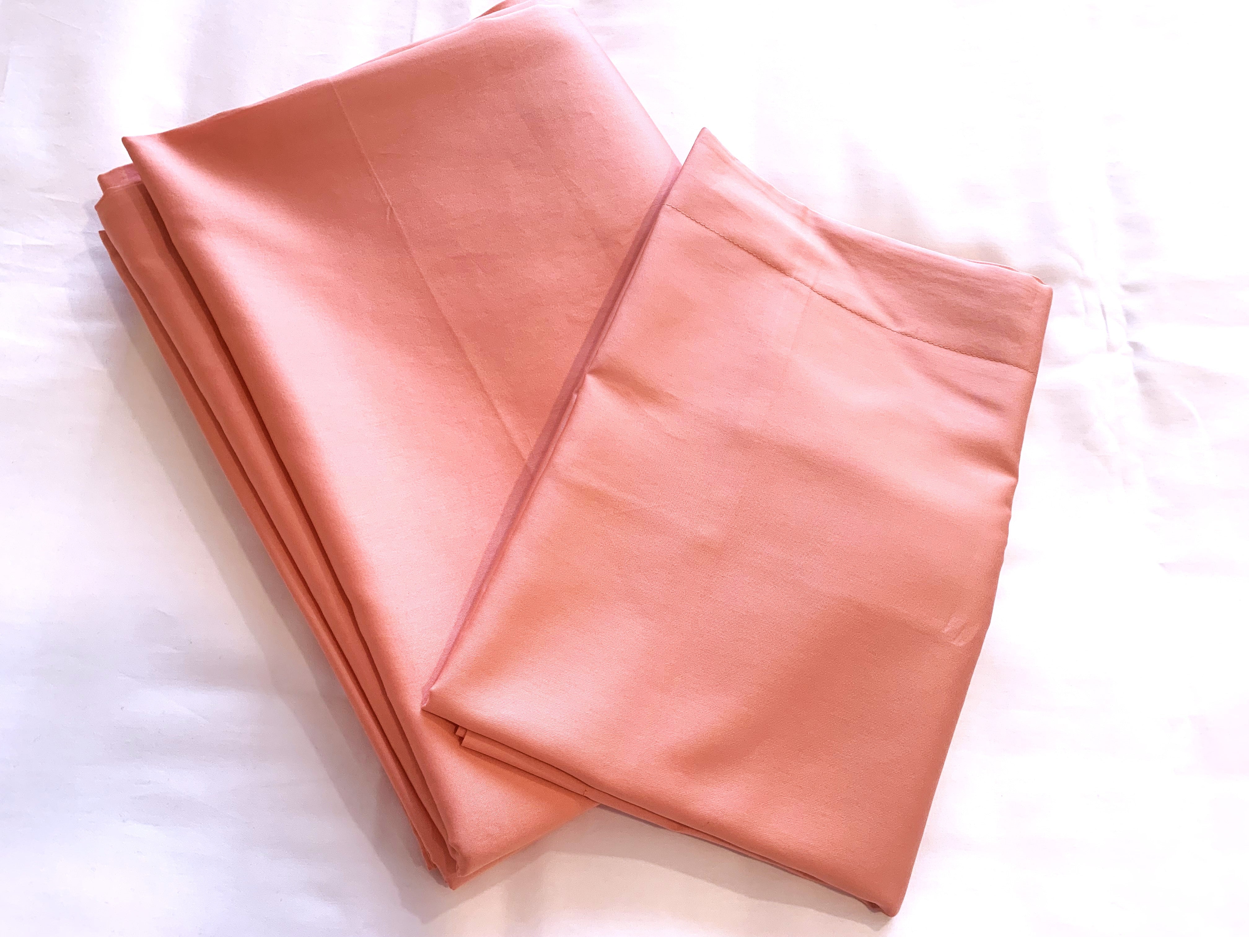 <transcy>Bundle - 2 satin bedding sets + satin sheets</transcy>