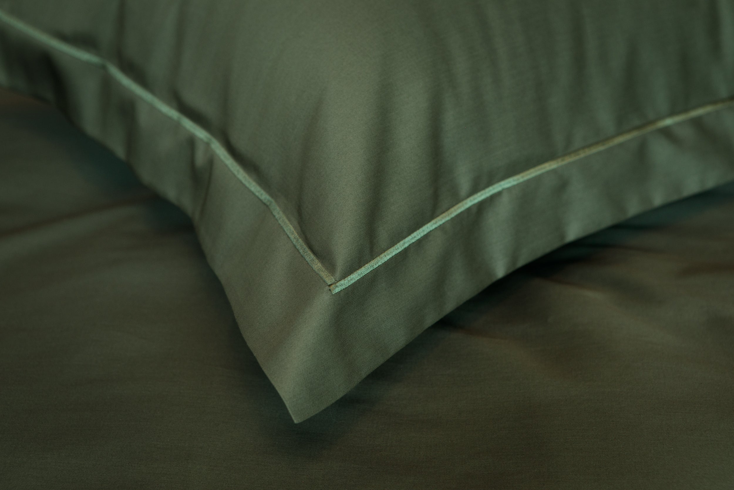Kissenbezüge Uni Farbe mit Ziernaht 100% mercerisierte Baumwolle Satin 300 TC bügelleicht