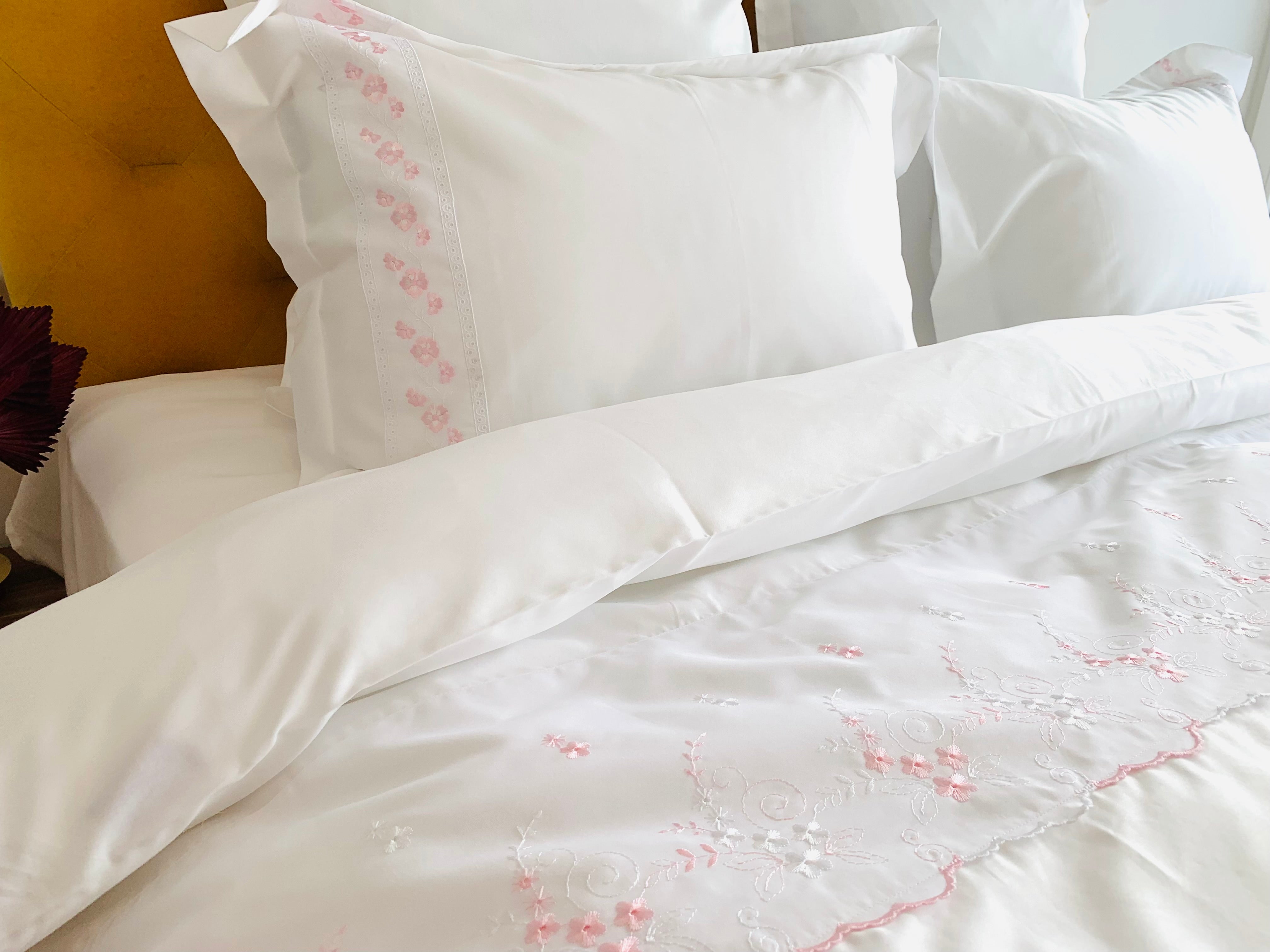 Bettwäsche Set Blumenranke Rosa 100% mercerisierte Baumwolle Satin 300 TC bügelleicht