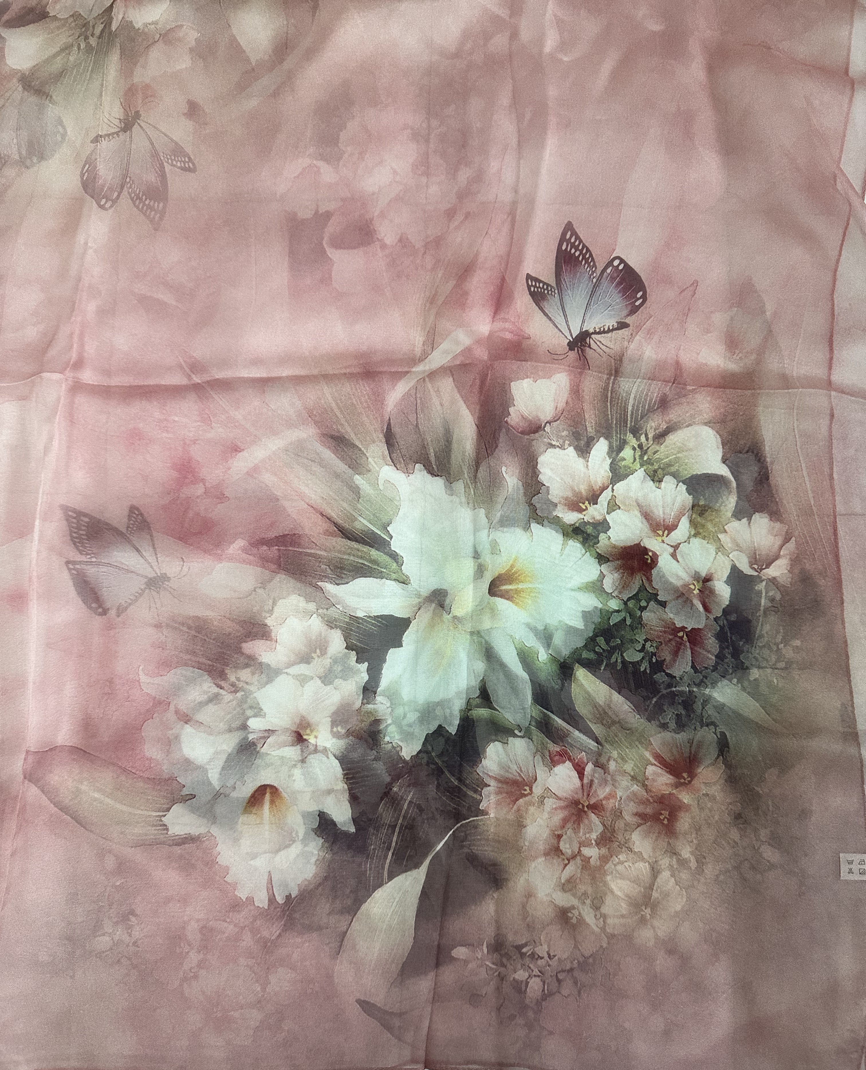 Silk scarf with floral print in pink made from 100% mulberry silk