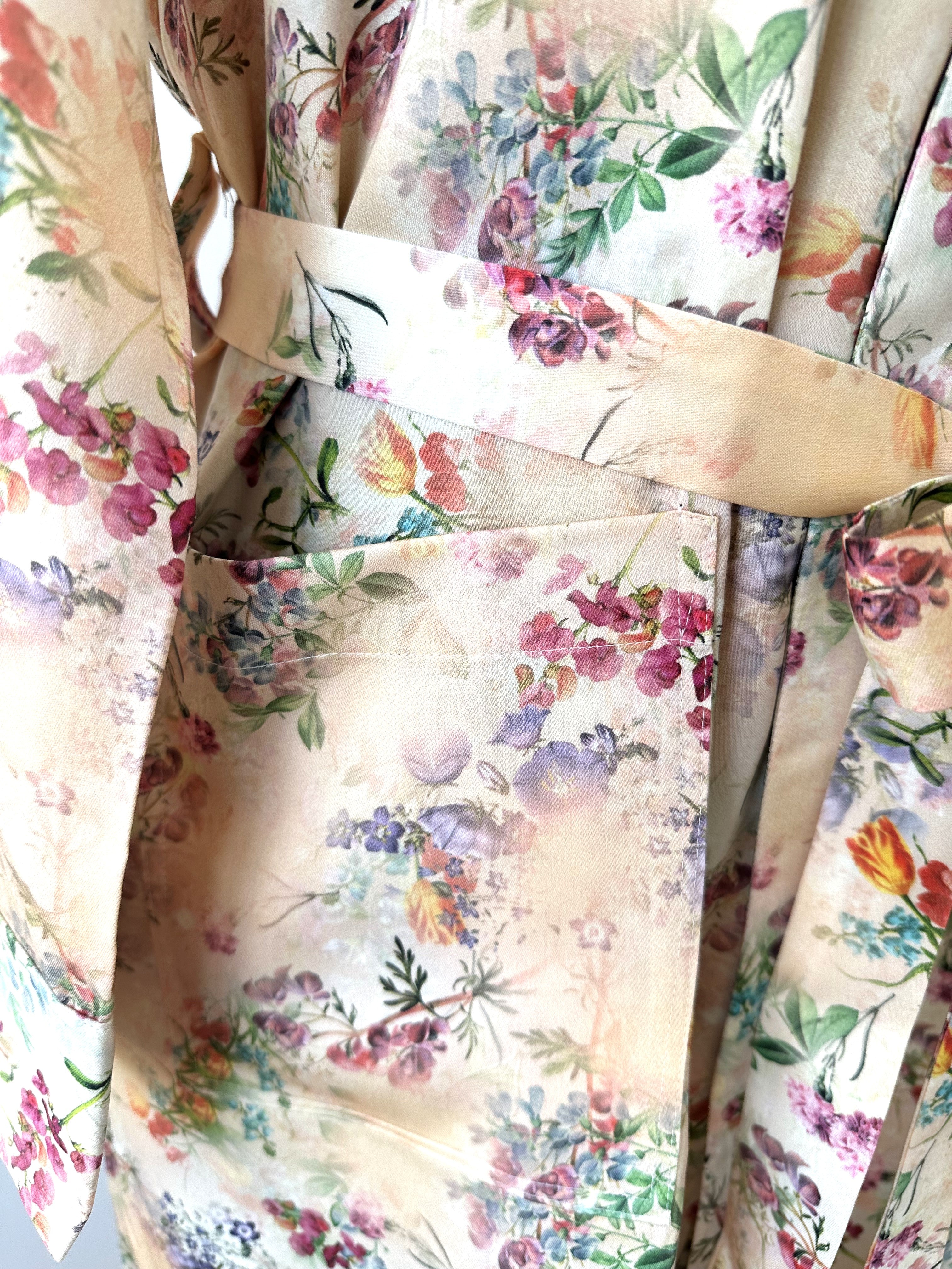 <transcy>Satin Kimono Crystal Peony 100% mercerized cotton satin 300 TC</transcy>