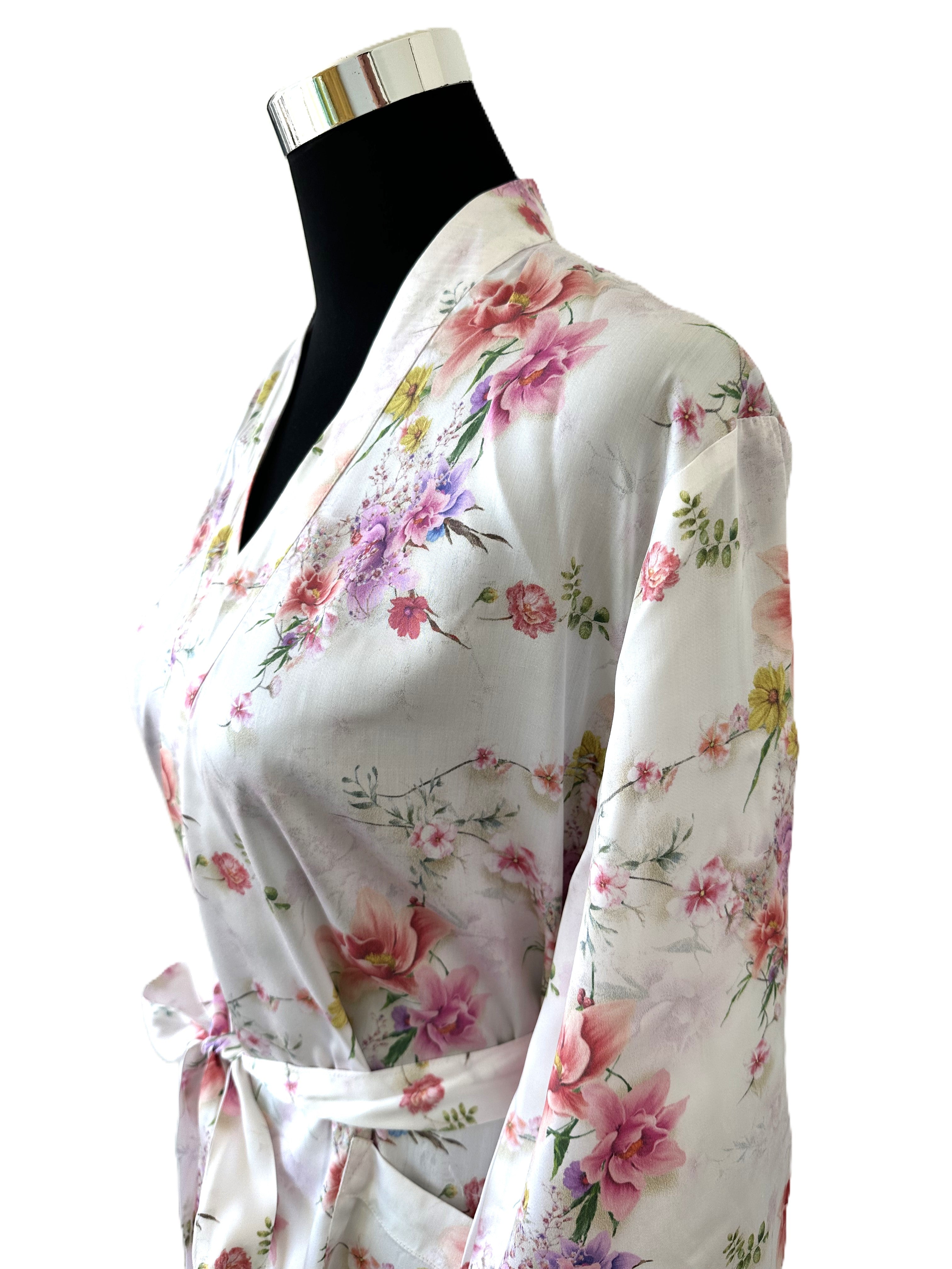 <transcy>Kimono Emilia, micromodal, 100% lyocell</transcy>