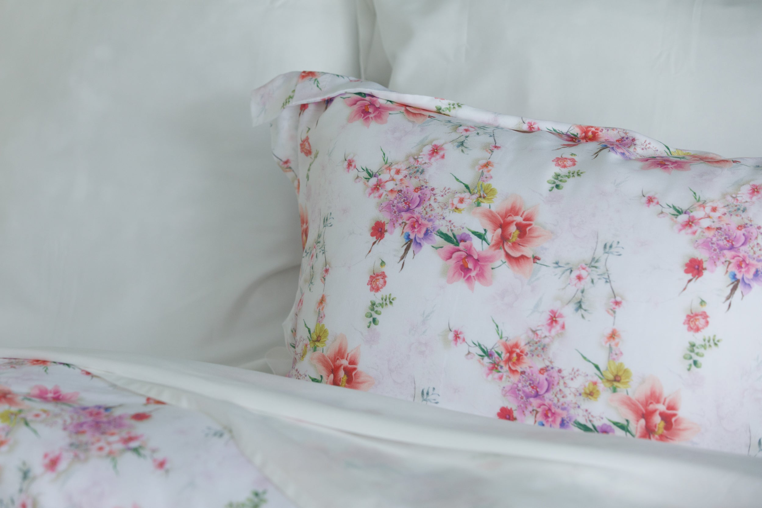 Bettwäsche Set Monet White 100% Lyocell Satin 300 TC bügelleicht
