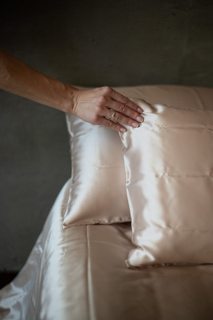 Silk pillow made of 100% silk 28 mm
