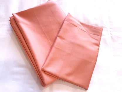 <transcy>Bundle - 2 satin bedding sets + satin sheets</transcy>