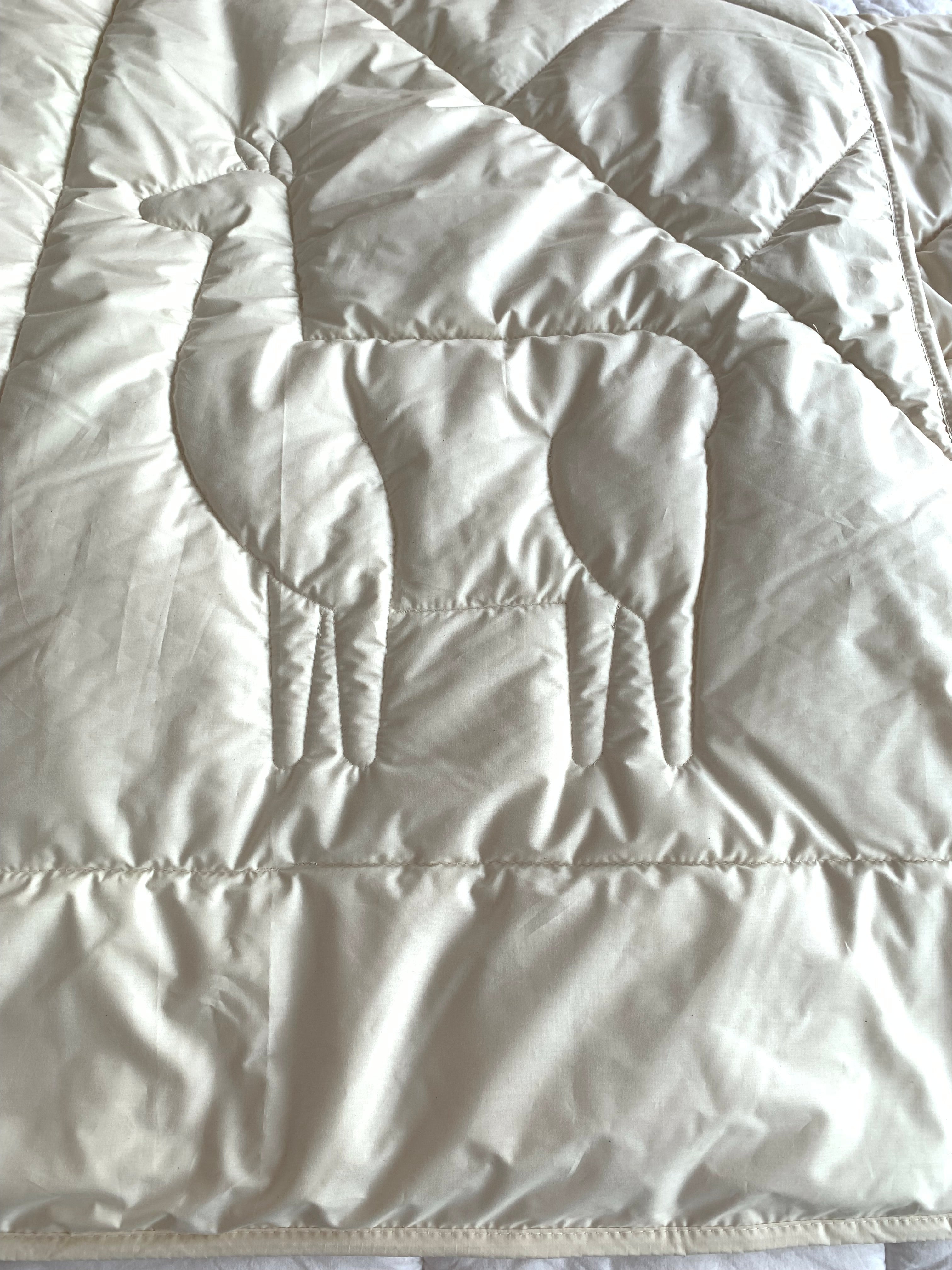 <tc>Blanket Madison Mono Hotel Collection</tc>