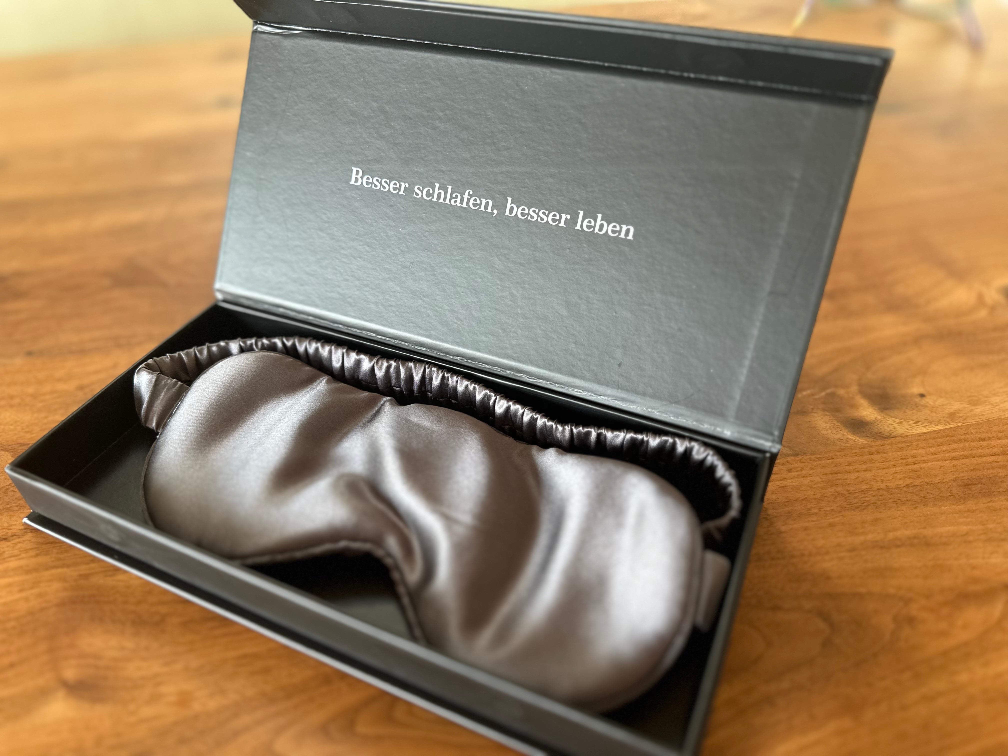Sleep mask made of 100% silk