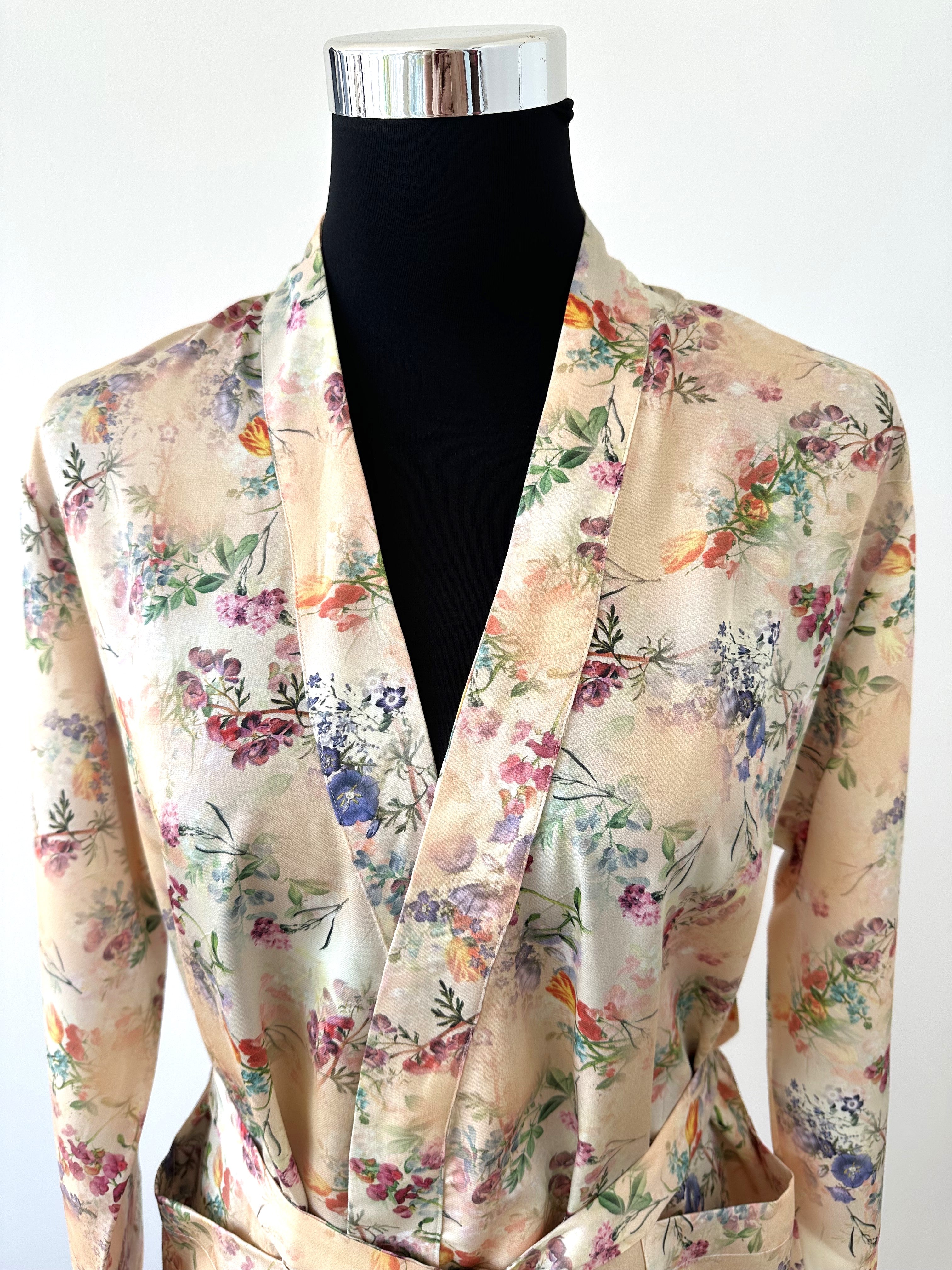 <transcy>Satin Kimono Crystal Peony 100% mercerized cotton satin 300 TC</transcy>