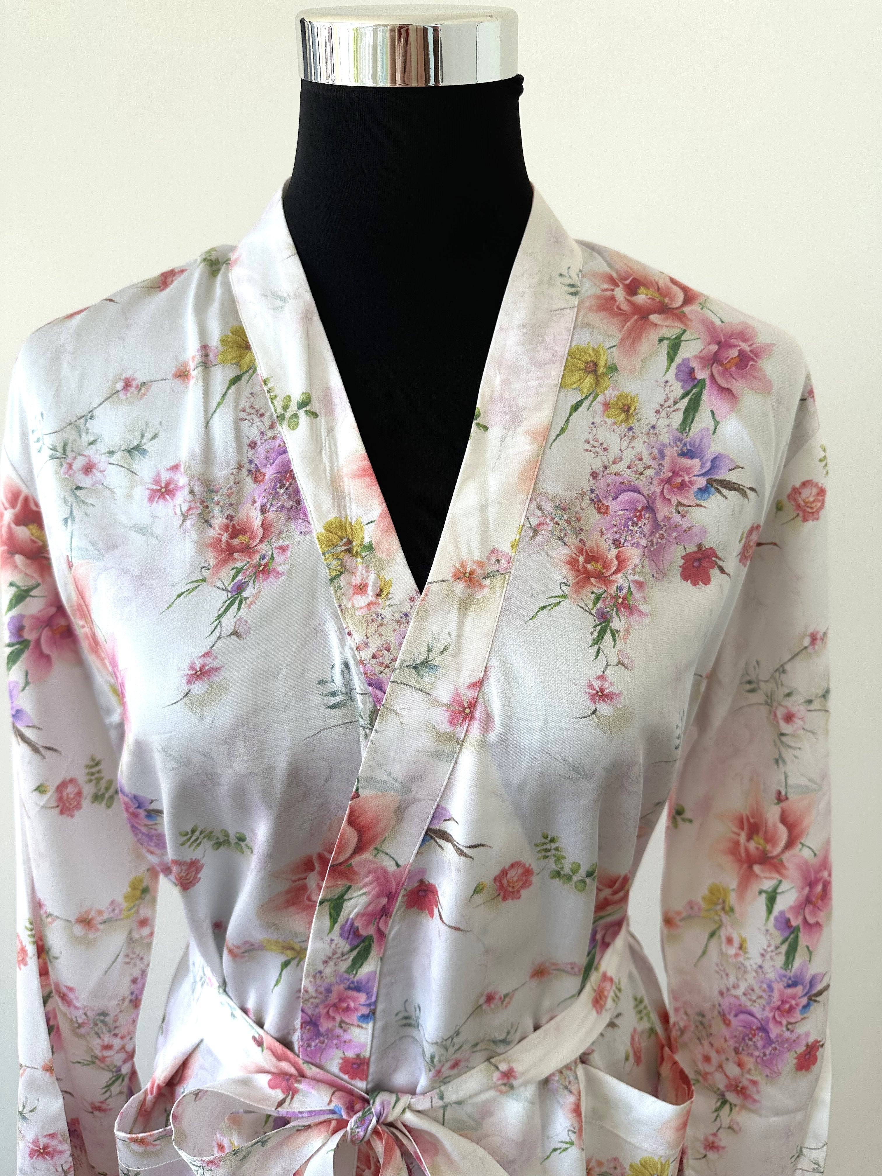 <transcy>Kimono Emilia, micromodal, 100% lyocell</transcy>