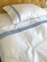 Load image into Gallery viewer, Bedding set flower tendril blue 100% mercerized cotton satin 300 TC easy iron
