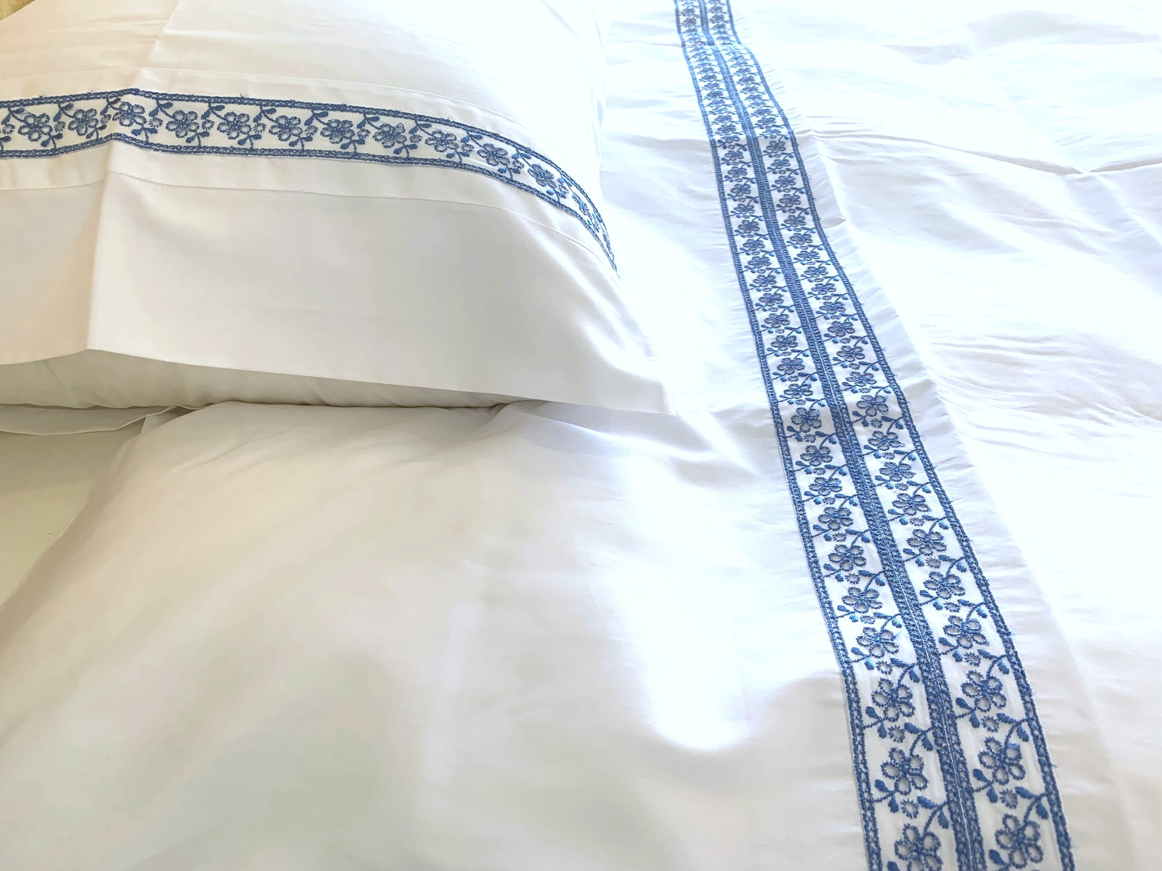Bettwäsche Set Blumenranke Blau 100% mercerisierte Baumwolle Satin 300 TC bügelleicht