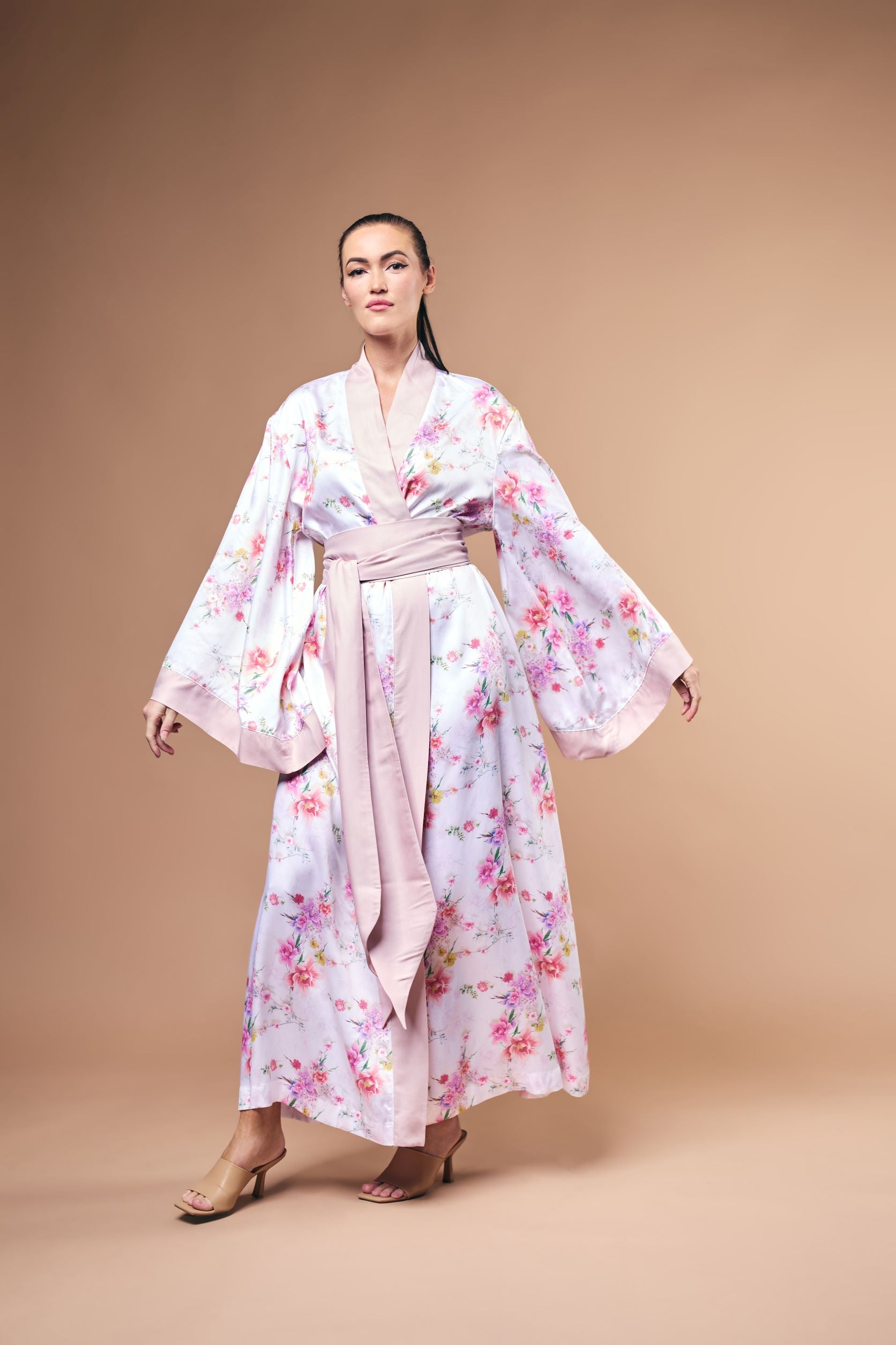 <transcy>Kimono Emilia, micromodal, 100% lyocell</transcy>