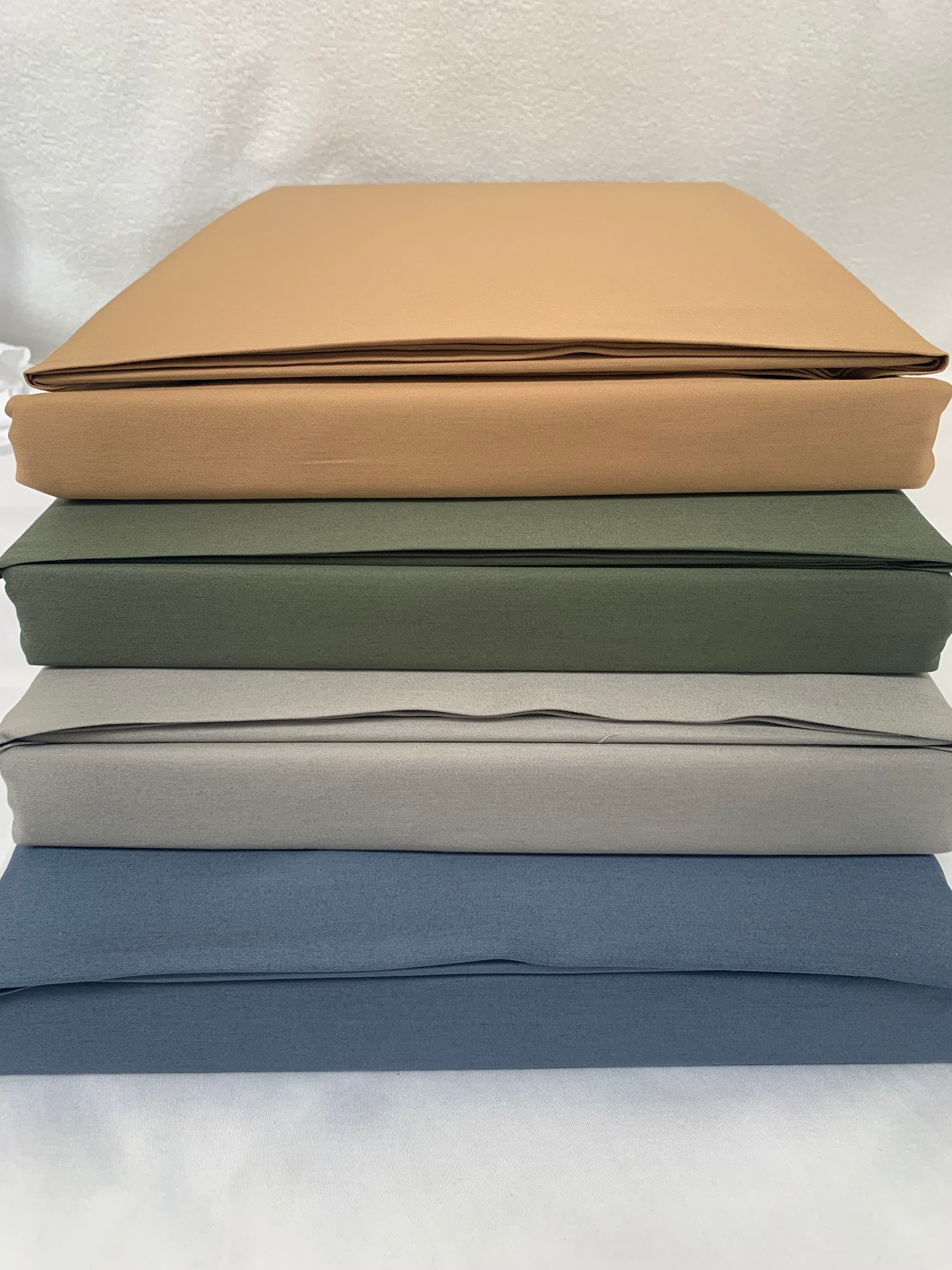 <transcy>Bundle - 2 satin bedding sets + satin sheets</transcy>