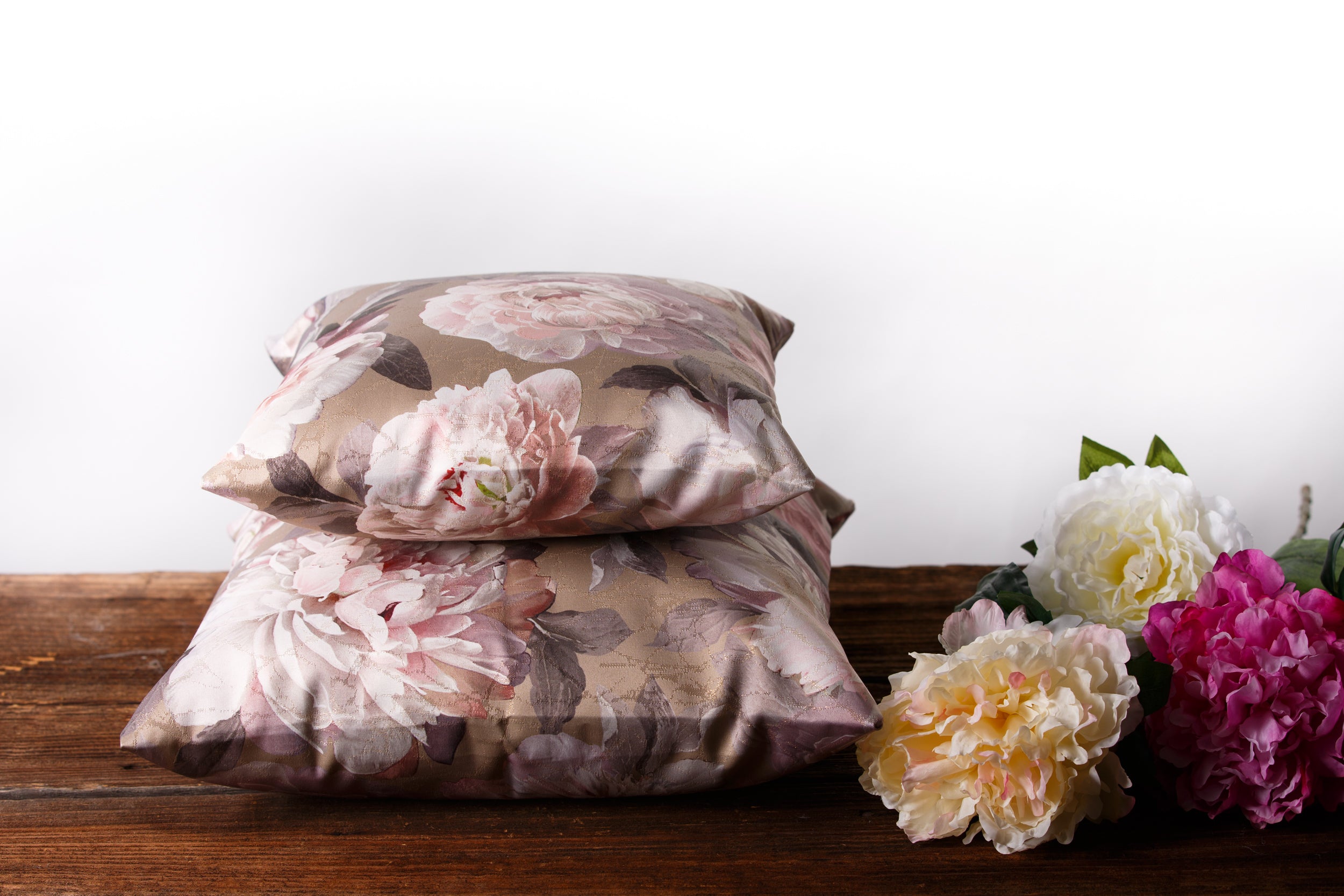 Zierkissen Peony white mit Füllung und verstecktem Reißverschluss